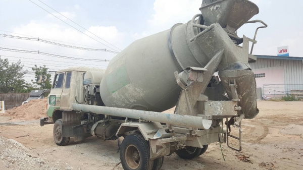 ขาย รถโม่ปูน 4 คิว HINO FD165B เครื่อง HO6C เทอร์โบ 210 แรงม้า เกียร์ HO คัสซีสวยตลอดเส้น พวงมาลัยพาวเวอร์ ทะเบียนเต็มพร้อมโอนครับ