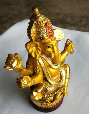 พระพิฆเนศ งานเรซิ่นเก่า กะหลั่ยสวยๆ ตั้งหน้าร้าน หน้ารถ เทพแห่งความสำเร็จ ขจัดอุปสรรค สูง5นิ้ว กว้าง3.9นิ้ว