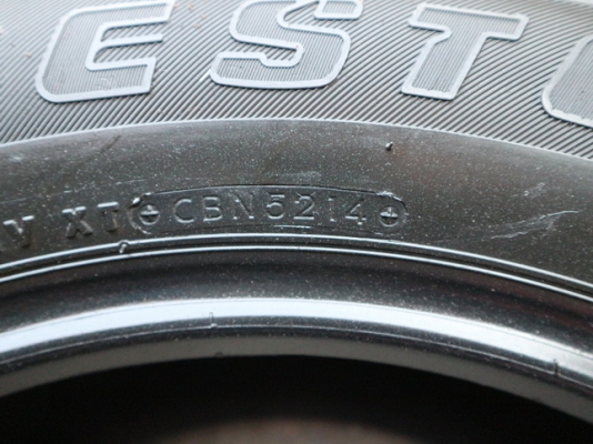 ยาง Bridgstone 265-60-18 ปี 14 ครบชุด 4 เส้น 6500 สภาพสวยๆไม่บวมดอกยางเหลือเยอะ เอาไปวิ่งกันใด้อีกยาวค่ะ