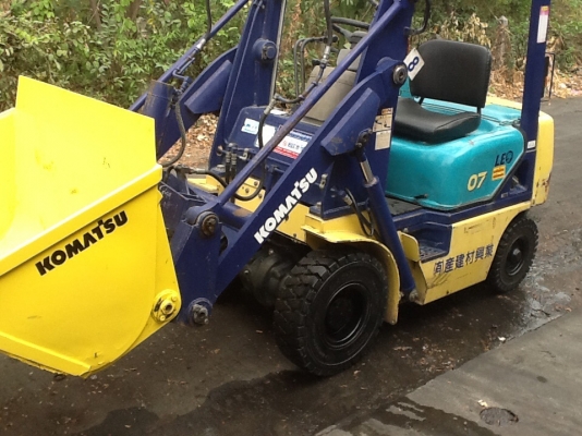 แหล่งรวมรถโฟลค์ลิฟท์งาเทฮิ้งค์ฟอร์คงากระดกเทได้สำหรับตักยางก้อนยางพาราและยางถ้วย