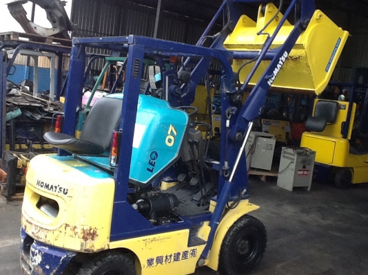 แหล่งรวมรถโฟลค์ลิฟท์งาเทฮิ้งค์ฟอร์คงากระดกเทได้สำหรับตักยางก้อนยางพาราและยางถ้วย แหล่งรวมรถโฟลค์ลิฟท์งาเทฮิ้งค์ฟอร์คงากระดกเทได้สำหรับตักยางก้อนยางพาราและยางถ้วย