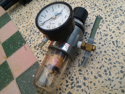 ชุดอุปกรณ์ดักน้ำดักฝุ่นและประบแรงดันลม ยี่ห้อ SMC ของญี่ปุ่น