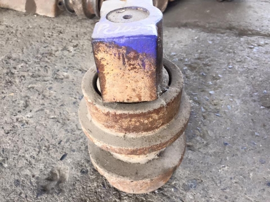 แคเรีย KOMATSU PC 200-7 เก่าเช็คนอกญี่ปุ่น ราคา 2,000 บาท