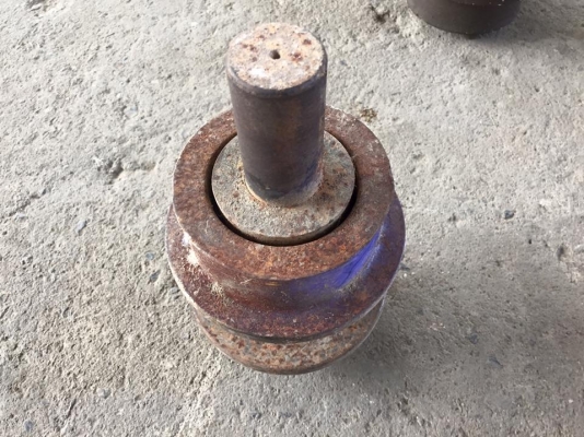 แคเรีย KOMATSU PC 200-8 เก่าเช็คนอกญี่ปุ่น ราคา 2,000 บาท