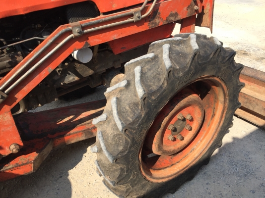 รถไถ KUBOTA  M5000. 2 เพลา.  ( รถทำงาน 2,8xx ชม. )     สนใจติดต่อ  081 - 6079515