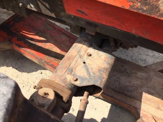 รถไถ KUBOTA  M5000. 2 เพลา.  ( รถทำงาน 2,8xx ชม. )     สนใจติดต่อ  081 - 6079515