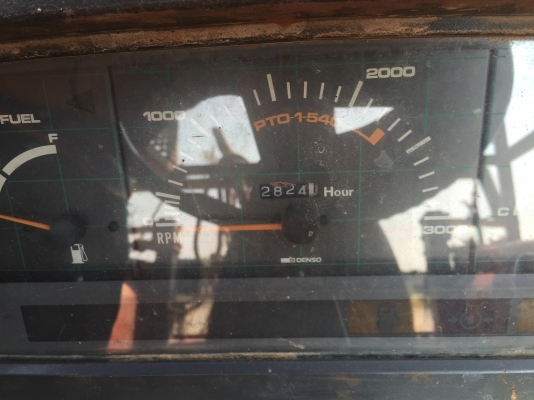 รถไถ KUBOTA  M5000. 2 เพลา.  ( รถทำงาน 2,8xx ชม. )     สนใจติดต่อ  081 - 6079515