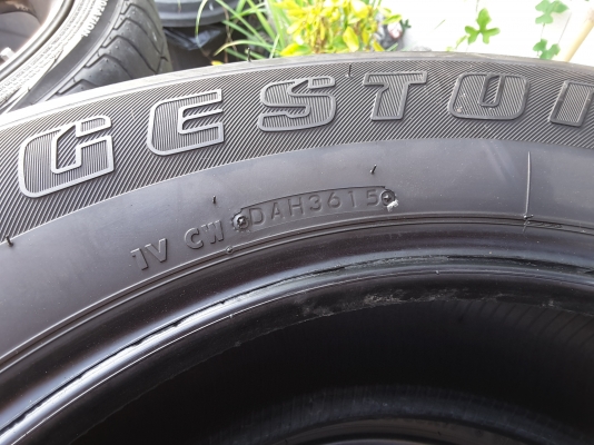 ยาง bridgestone 255 65 17 ปลายปี 15 ชุดล่ะ 9500