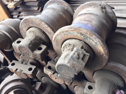 โรลเลอร์รถขุด IHI 220 เก่าญี่ปุ่น ราคา 2,200 บาท