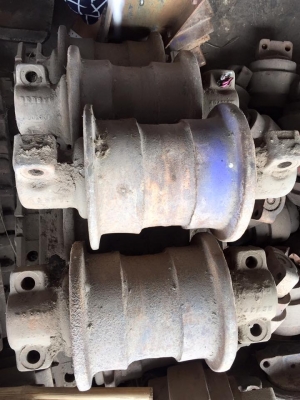 โรลเลอร์รถขุด IHI 220 เก่าญี่ปุ่น ราคา 2,200 บาท โรลเลอร์รถขุด IHI 220 เก่าญี่ปุ่น ราคา 2,200 บาท