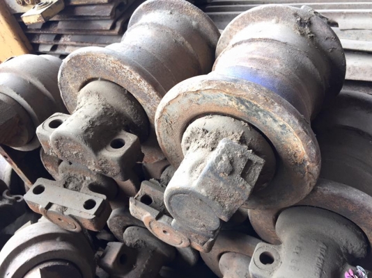 โรลเลอร์รถขุด IHI 220 เก่าญี่ปุ่น ราคา 2,200 บาท โรลเลอร์รถขุด IHI 220 เก่าญี่ปุ่น ราคา 2,200 บาท