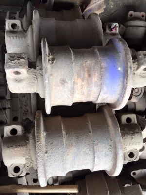 โรลเลอร์รถขุด IHI 220 เก่าญี่ปุ่น ราคา 2,200 บาท โรลเลอร์รถขุด IHI 220 เก่าญี่ปุ่น ราคา 2,200 บาท