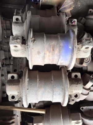 โรลเลอร์รถขุด IHI 220 เก่าญี่ปุ่น ราคา 2,200 บาท โรลเลอร์รถขุด IHI 220 เก่าญี่ปุ่น ราคา 2,200 บาท