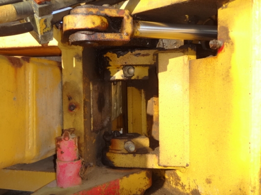 รถบด CATERPILLAR  CS563 มือ 2 นำเข้าจากญี่ปุ่นโดยตรง