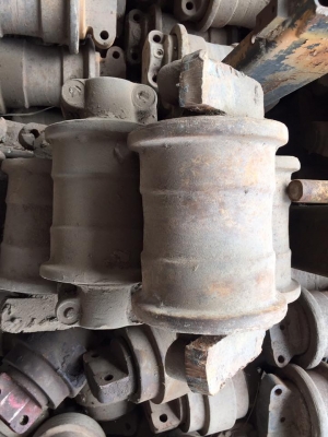 โรลเลอร์รถขุด IHI 190 เก่าญี่ปุ่น ราคา 2,000 บาท โรลเลอร์รถขุด IHI 190 เก่าญี่ปุ่น ราคา 2,000 บาท