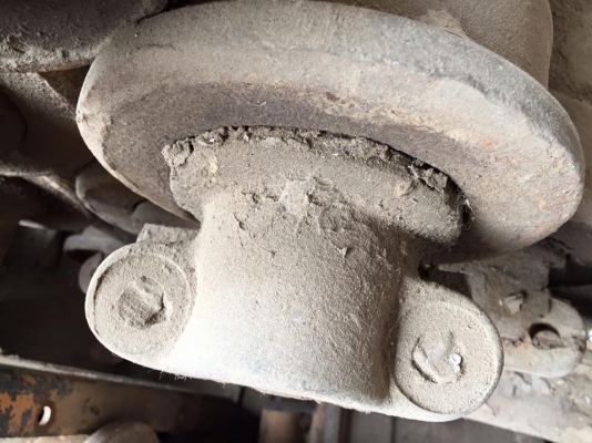 โรลเลอร์รถขุด IHI 190 เก่าญี่ปุ่น ราคา 2,000 บาท โรลเลอร์รถขุด IHI 190 เก่าญี่ปุ่น ราคา 2,000 บาท