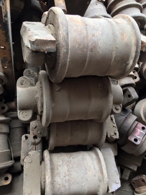 โรลเลอร์รถขุด IHI 190 เก่าญี่ปุ่น ราคา 2,000 บาท โรลเลอร์รถขุด IHI 190 เก่าญี่ปุ่น ราคา 2,000 บาท