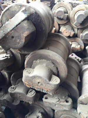 โรลเลอร์รถขุด IHI 190 เก่าญี่ปุ่น ราคา 2,000 บาท โรลเลอร์รถขุด IHI 190 เก่าญี่ปุ่น ราคา 2,000 บาท