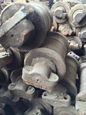 โรลเลอร์รถขุด IHI 190 เก่าญี่ปุ่น ราคา 2,000 บาท โรลเลอร์รถขุด IHI 190 เก่าญี่ปุ่น ราคา 2,000 บาท