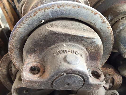 โรลเลอร์รถขุด 12 HD เก่าญี่ปุ่น ราคา 1,700 บาท โรลเลอร์รถขุด 12 HD เก่าญี่ปุ่น ราคา 1,700 บาท