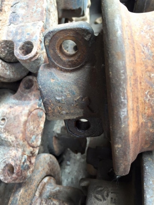 โรลเลอร์รถขุด KOMATSU D20 เก่าญี่ปุ่น ราคา 2,000 บาท โรลเลอร์รถขุด KOMATSU D20 เก่าญี่ปุ่น ราคา 2,000 บาท