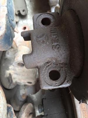 โรลเลอร์รถขุด KOMATSU D20 เก่าญี่ปุ่น ราคา 2,000 บาท โรลเลอร์รถขุด KOMATSU D20 เก่าญี่ปุ่น ราคา 2,000 บาท