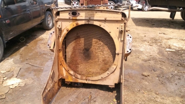 ขายหม้อน้ำ รถแทรกเตอร์ D-5 สภาพสวย ไม่มีรอยรั่ว ไม่มีรั่ว ไม่ผุ ฝาบนฝาล่างสวยครับ