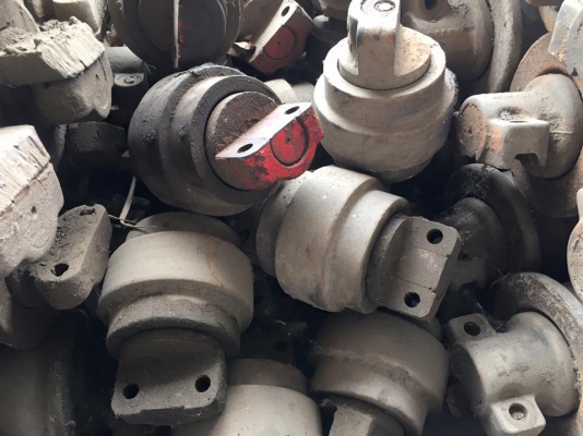 โรลเลอร์รถขุด KATO SD450 เก่าญี่ปุ่น ราคา 2,000 บาท