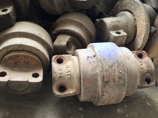 โรลเลอร์รถขุด KATO SD450 เก่าญี่ปุ่น ราคา 2,000 บาท