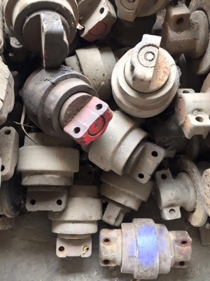 โรลเลอร์รถขุด KATO SD450 เก่าญี่ปุ่น ราคา 2,000 บาท