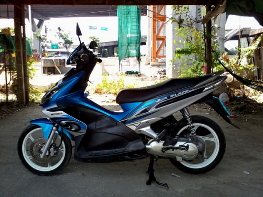 ขายHonda Airblade ล้อแม็กรถบ้านสภาพดี ขายHonda Airblade ล้อแม็กรถบ้านสภาพดี