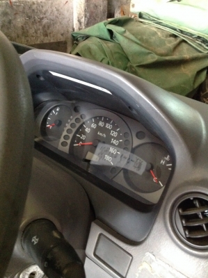 ขายด่วน!!! หัวตัดรถตู้ นิสสัน E 25 พร้อมเครื่อง ZD 30 เทอร์โบ อินเตอร์ เกียร์ออโต้ อุปกรณ์ครบ