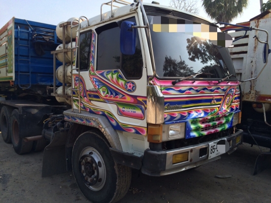 ขายหัวลากMitsubishi FN527TG220แรงเกียร์อินตั้น