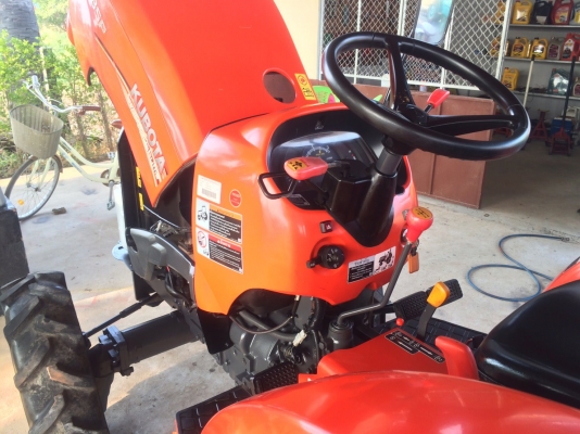 ขายด่วน L3608SP ตัวเปล่า รุ่นใหม่ปี 57 รถพร้อมใช้งานสวยมาก เล่มทะเบียนพร้อม 425 ชั่วโมง ขายด่วน L3608SP ตัวเปล่า รุ่นใหม่ปี 57 รถพร้อมใช้งานสวยมาก เล่มทะเบียนพร้อม 425 ชั่วโมง