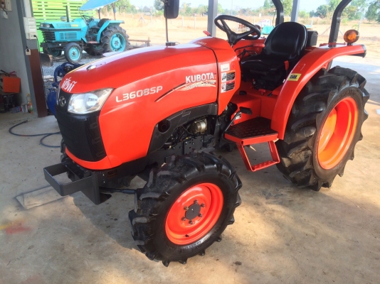 ขายด่วน L3608SP ตัวเปล่า รุ่นใหม่ปี 57 รถพร้อมใช้งานสวยมาก เล่มทะเบียนพร้อม 425 ชั่วโมง