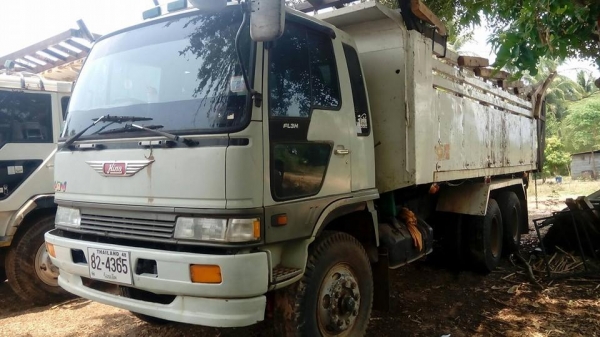 ขายรถดั้ม10ล้อ 2เพลา เครื่อง168แรง EH700 แคชซีKT725 พ.เพาเวอร์ วางหัวไฮเทค ลงเล่มแล้ว ภายในสวย เอกสารพร้อมโอน สนใจโทร 090-8588220คุณนะ 093-3258446คุณบิว หรือเข้าดูสินค้าอื่นๆได้ที่ www.truck.in.th/498 หรือเพจFacebook ณรงค์ ซื้อขายรถมือสอง (เว็บไซต์ส่วนตัว