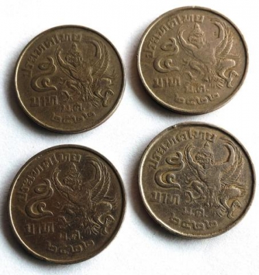 เงินเก่าเหรียญ 5 บาท ปี 2522 ชุดนี้มี 4 เหรียญ หายากแล้วครับ เหรียญละ 500บ.