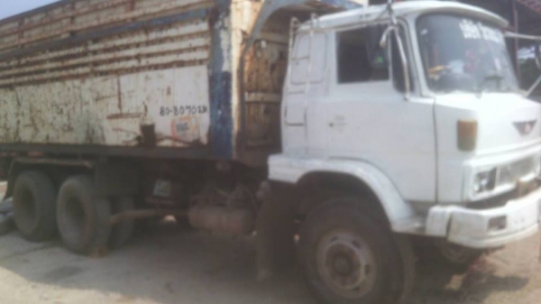 ขายรถดั้ม10ล้อ 2เพลา เครื่อง168แรงEH700 แคชซีKT725 เครื่องดีแคชซีสวย สภาพพร้อมใช้งาน เอกสารพร้อมโอน สนใจโทร 090-8588220คุณนะ 093-3258446คุณบิว หรือเข้าดูสินค้าอื่นๆได้ที่ www.truck.in.th/498 หรือเพจFacebook ณรงค์ ซื้อขายรถมือสอง (เว็บไซต์ส่วนตัว) หรือFace