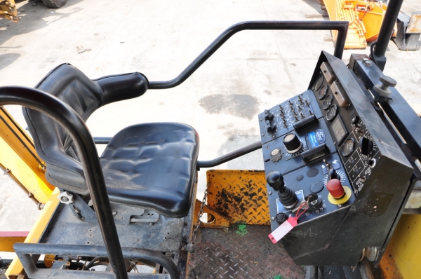 PAVER DYNAPAC F141 C รถปูยาง นำเข้า. PAVER DYNAPAC F141 C รถปูยาง นำเข้า.