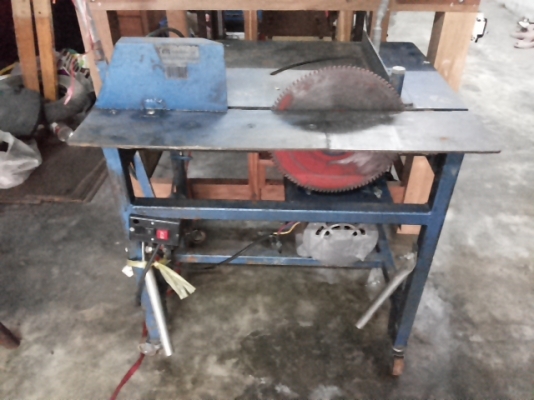 ปิดการขายโต๊ะตัดอลูมิเนียม สภาพดี พร้อมใช้งาน เก็บไว้จนฝุ่นจับ