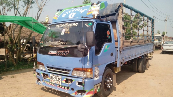 ขายด่วนรถ6ล้อNPR66 Lเครือง135แรงปี48รถสวยยาว5เมตร