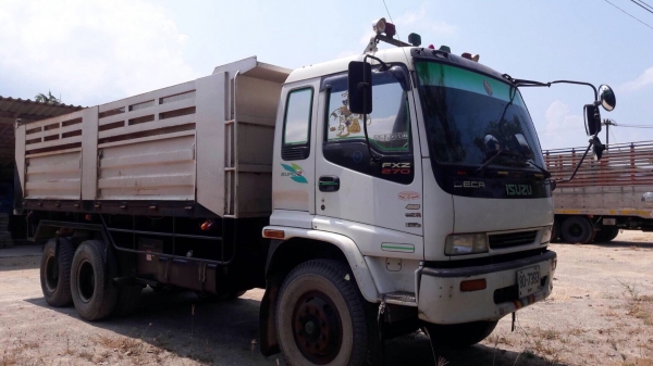 ขายรถบรรทุกสิบล้อดัมพ์ ISUZU deca euro2 เครื่อง 270 แรง ปี 48 เครื่องดำ กระบะดัมพ์สามมิตร มีระบบลากพ่วงทะเบียนพร้อม