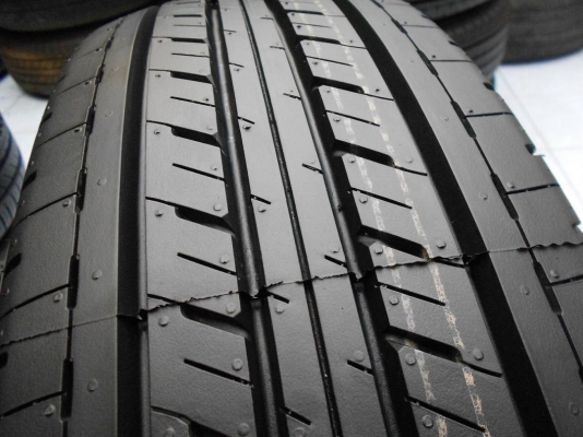 ยางป้ายแดง(ถอดศูนย์) Bridgestone duravis R611 215/70/16 ผลิตปี 2015 ขายถูก 2 เส้น 5,500.- ใส่ ถ่วงฟรีค่ะ