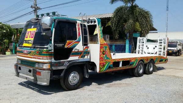 ขายรถเทรลเลอร์บรรทุกรถเกี่ยวข้าว 10 ล้อเตี้ย ยาง 8.25 HINO FC. เครื่อง JO8C = 215 แรงม้า รถ 2 เพลา สภาพสวย