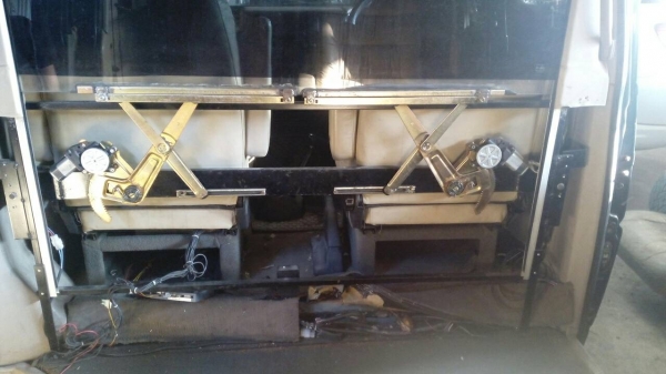 ขายชุดกระจกพร้อมรางเลื่อน ขายชุดกระจกพร้อมรางเลื่อน