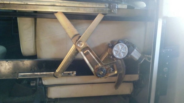 ขายชุดกระจกพร้อมรางเลื่อน ขายชุดกระจกพร้อมรางเลื่อน