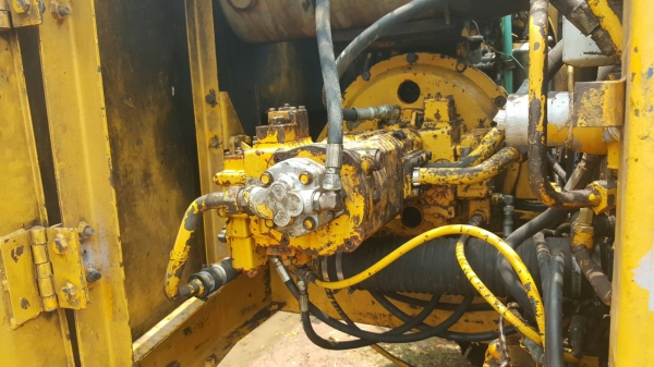 ขายแบ็คโคร KOBELCO SK120-2 เอกสารใบแจ้งจำหน่ายอินวอยน์ เครื่องดี แอร์ ช่วงล่างแน่น เอวแน่น บูม-อาร์มสวย ปั้มพ์ดี ตัวเดินดี รถสวย พร้อมใช้ ไม่โหลด  ดูรถได้ที่ อ ประทาย จ.นครราชสีมา TEL. 0857698049 0887115178  ID LINE ps5599(ราคา490000$)