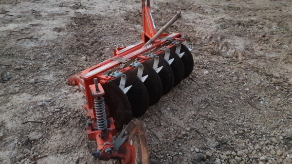 ขายรถไถL3608ใบมีดผาลพรวนพร้อมใช้ครับ ขายรถไถL3608ใบมีดผาลพรวนพร้อมใช้ครับ