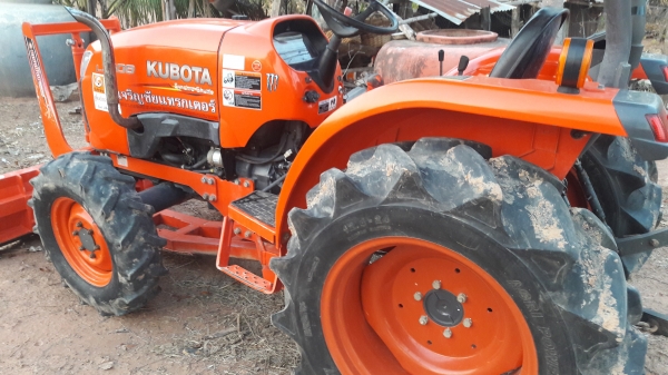 ขายรถไถL3608ใบมีดผาลพรวนพร้อมใช้ครับ ขายรถไถL3608ใบมีดผาลพรวนพร้อมใช้ครับ