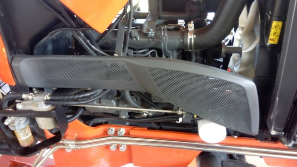 KUBOTA  L 4708 SP (4WD)  2 เพลา   สภาพใหม่สวยๆ   ชั่วโมงใช้   งานน้อย  สีเดิมทั้งคัน  พร้อมชุดใบมีดดันหน้า  ผาน4